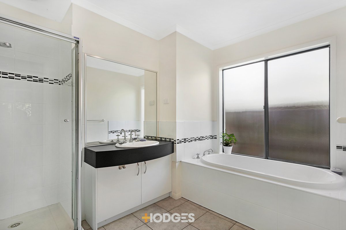 8 Ingrid Place Lara - Residential for sale