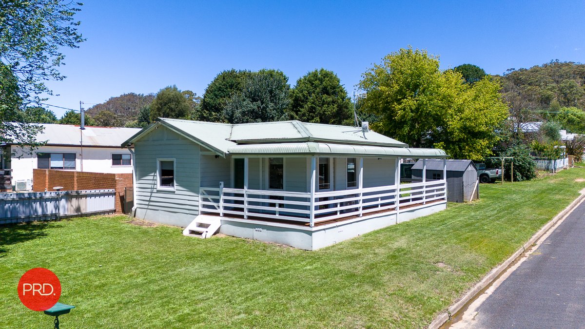8 Kurrajong Street, CAPTAINS FLAT NSW 2623