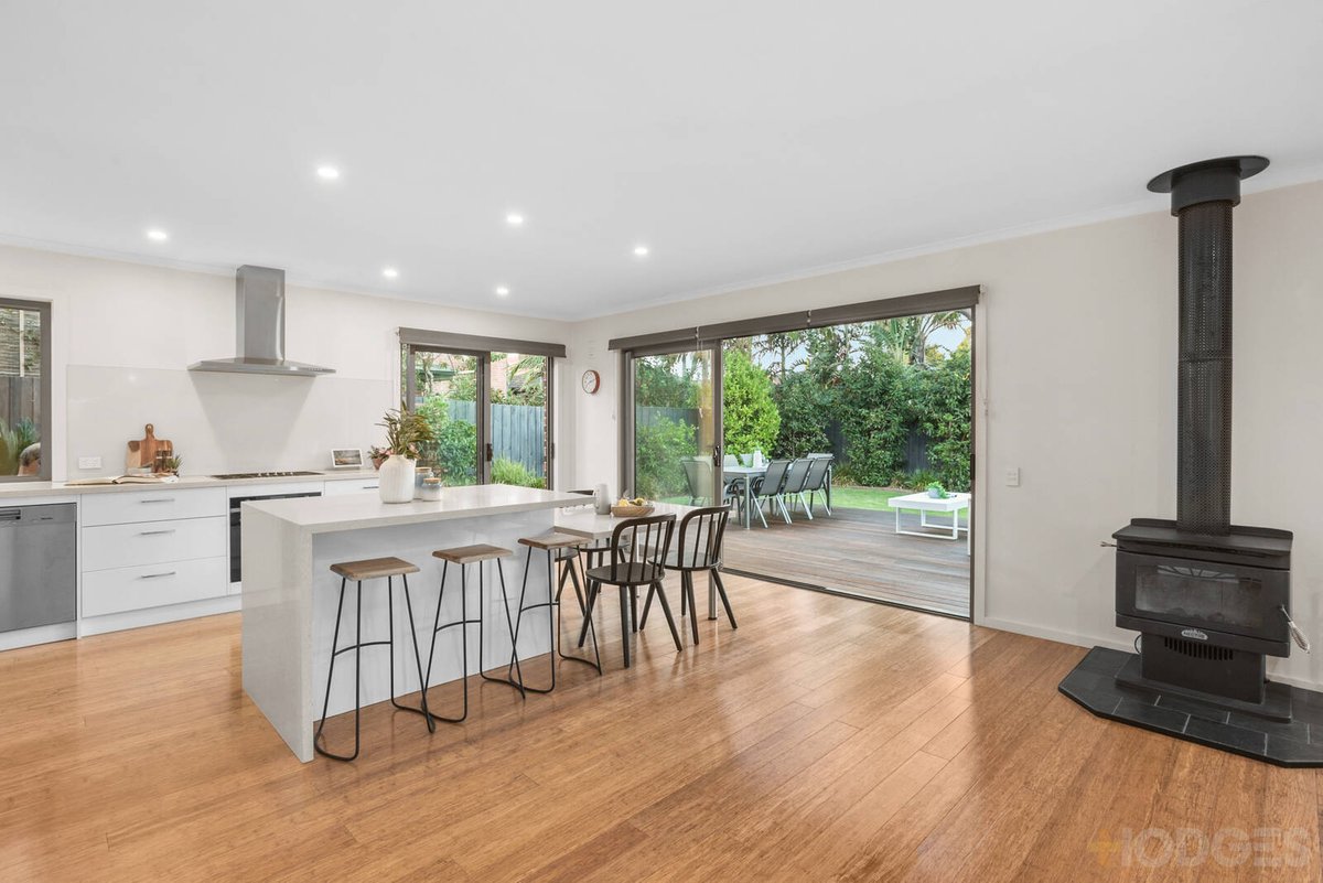 8 Logan Court Mentone - Residential for sale