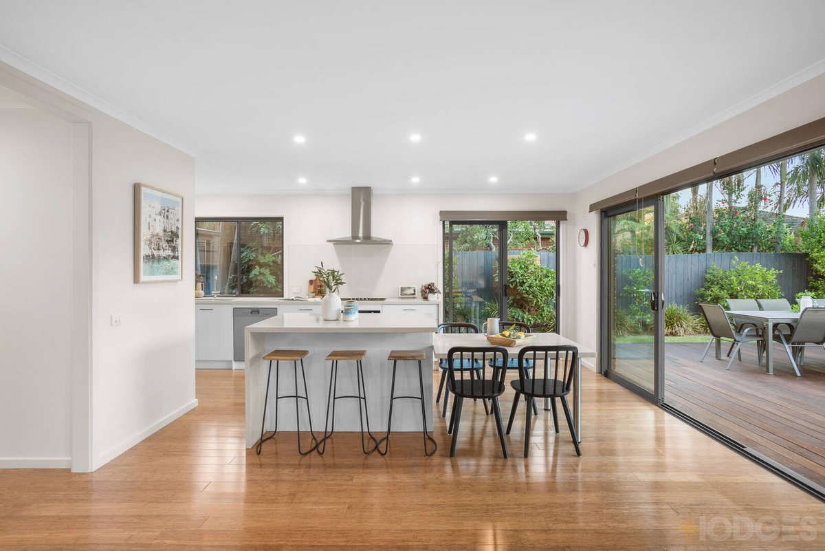 8 Logan Court Mentone - Residential for sale