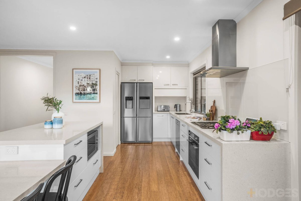 8 Logan Court Mentone - Residential for sale