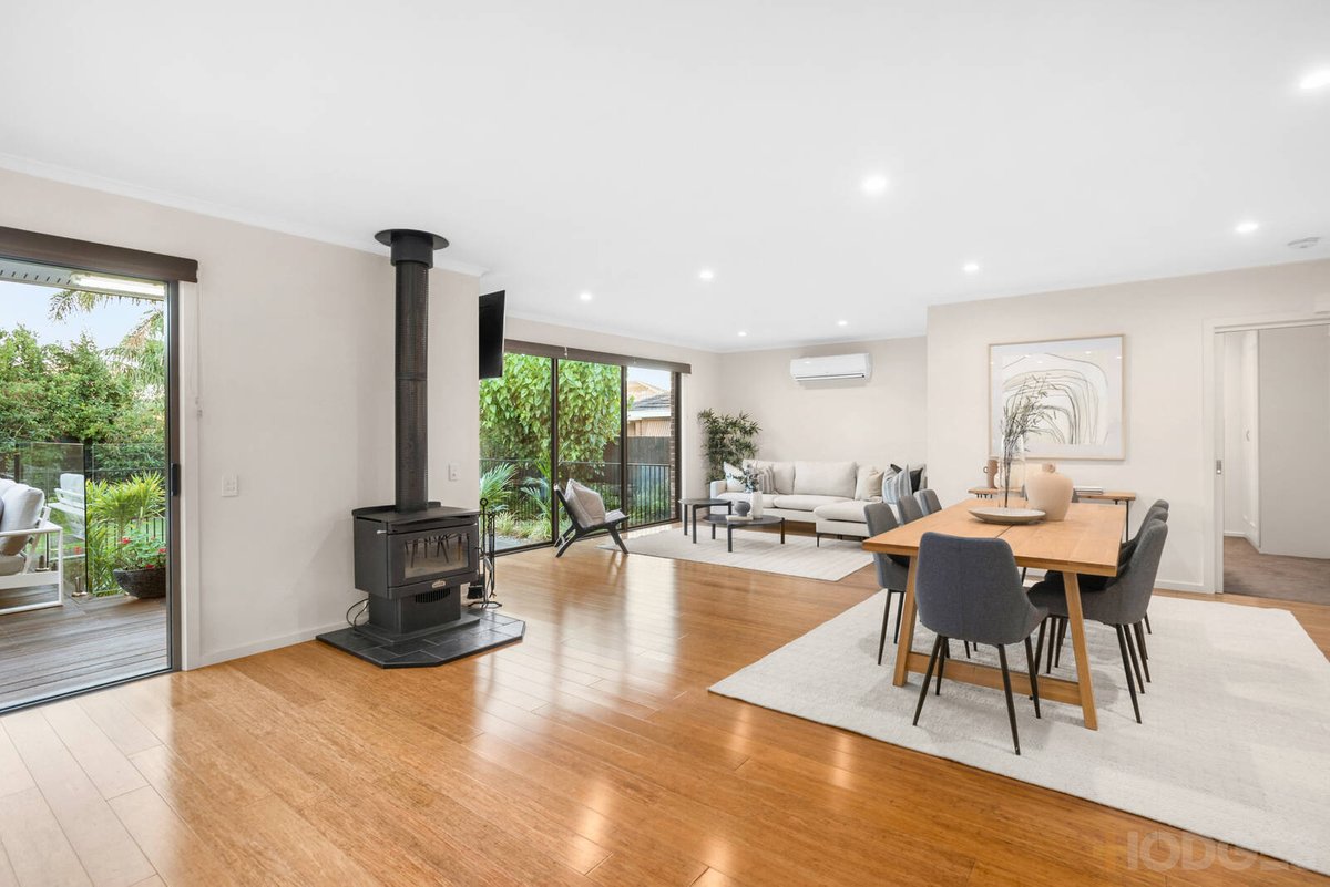 8 Logan Court Mentone - Residential for sale
