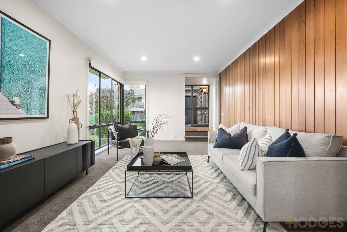 8 Logan Court Mentone - Residential for sale