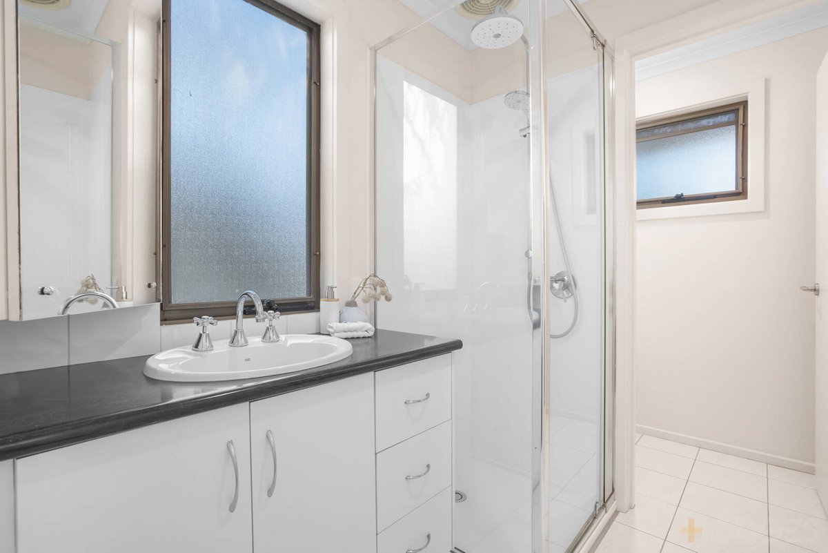 8 Logan Court Mentone - Residential for sale