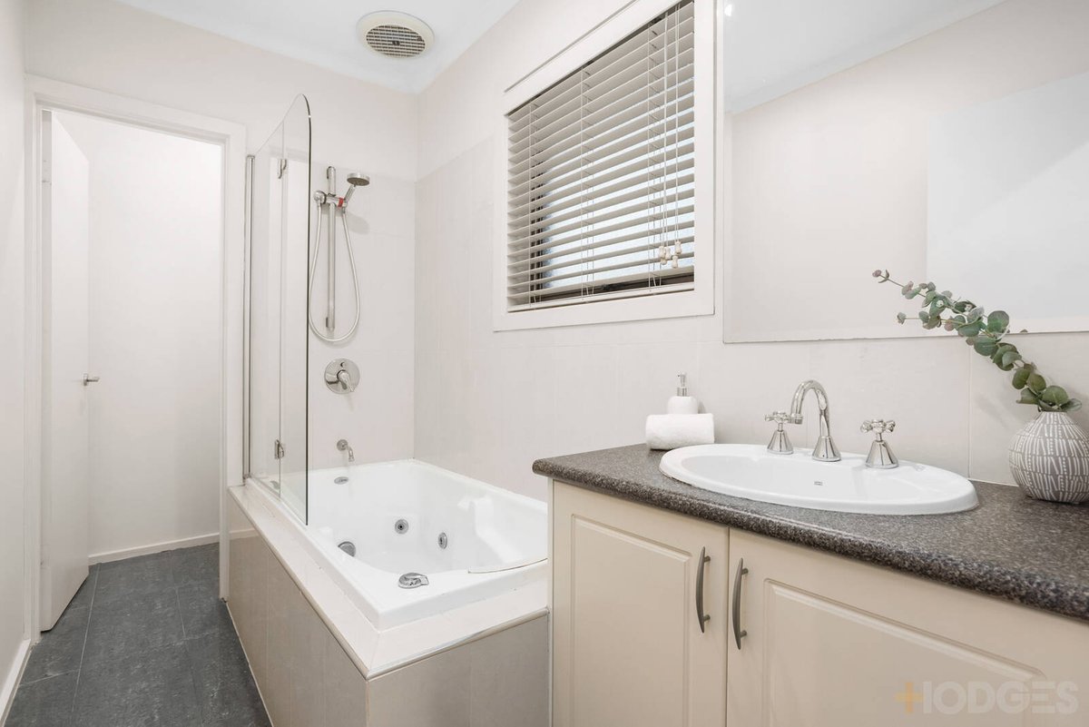 8 Logan Court Mentone - Residential for sale