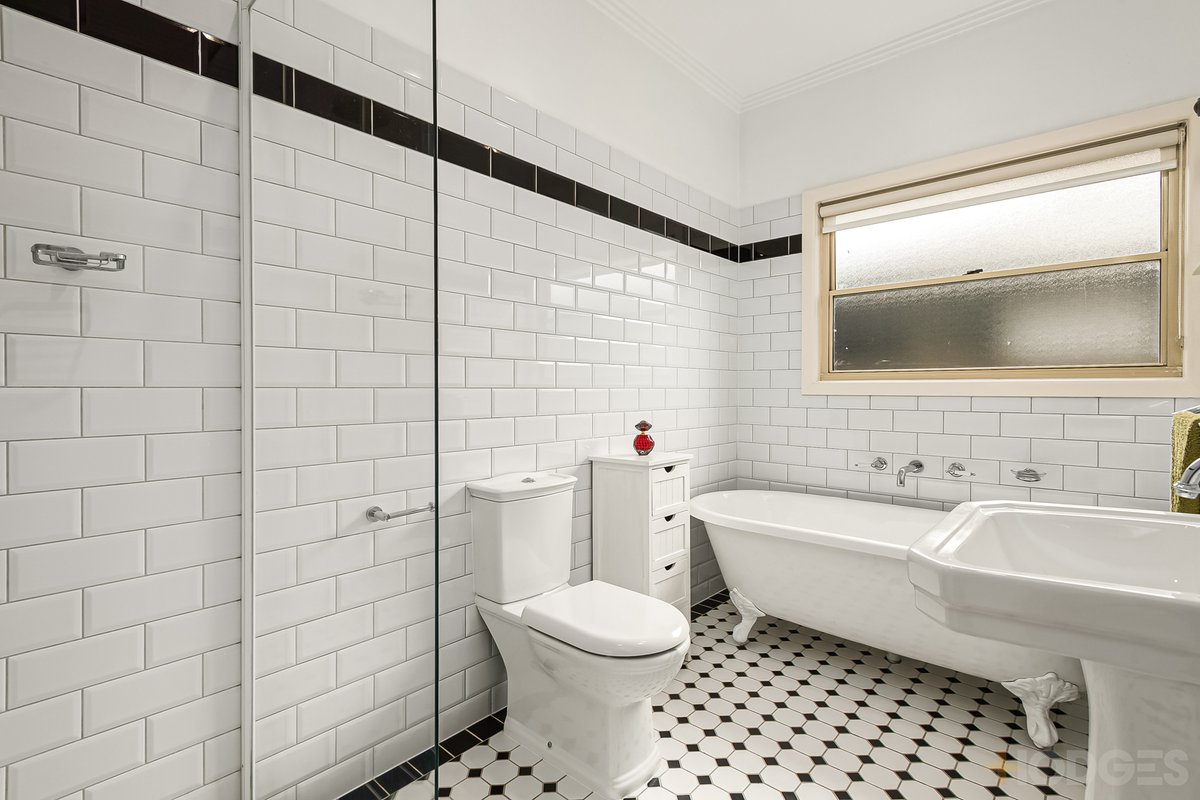 8 Lord Street Mckinnon - Residential for sale