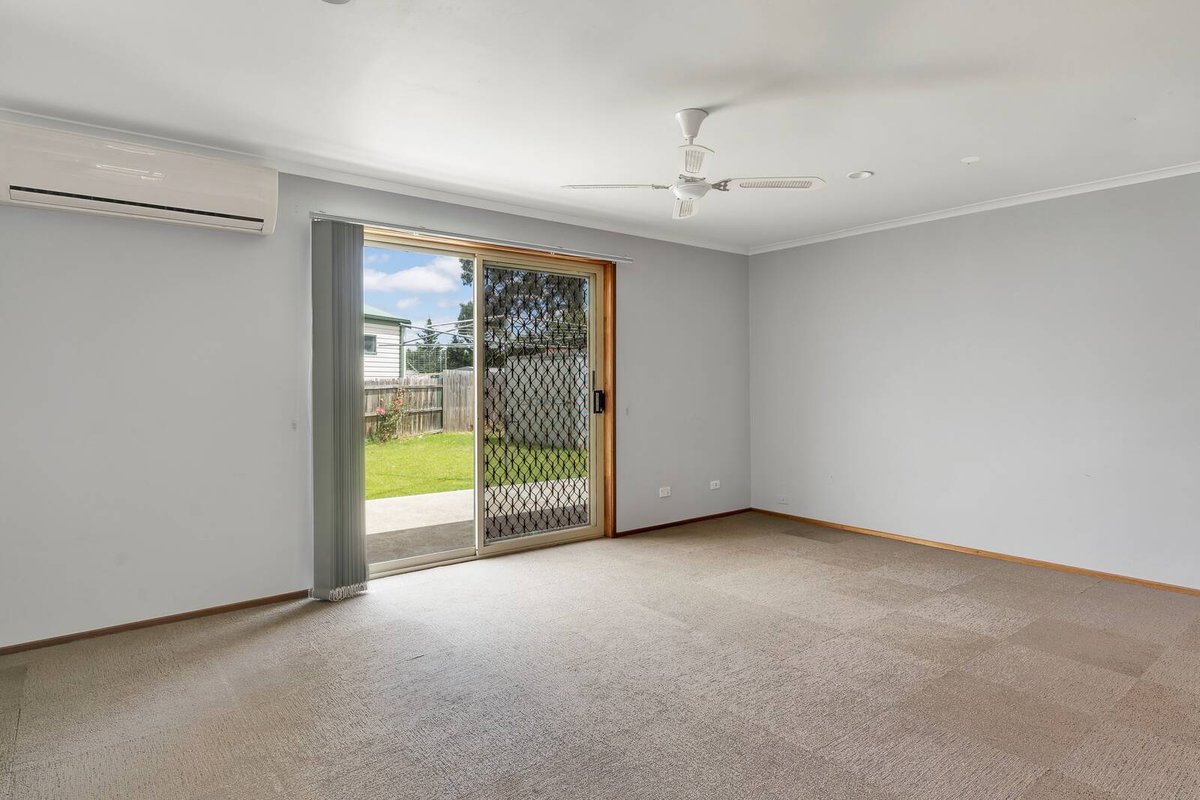 8 Muirhead Crescent Werribee - Residential for sale