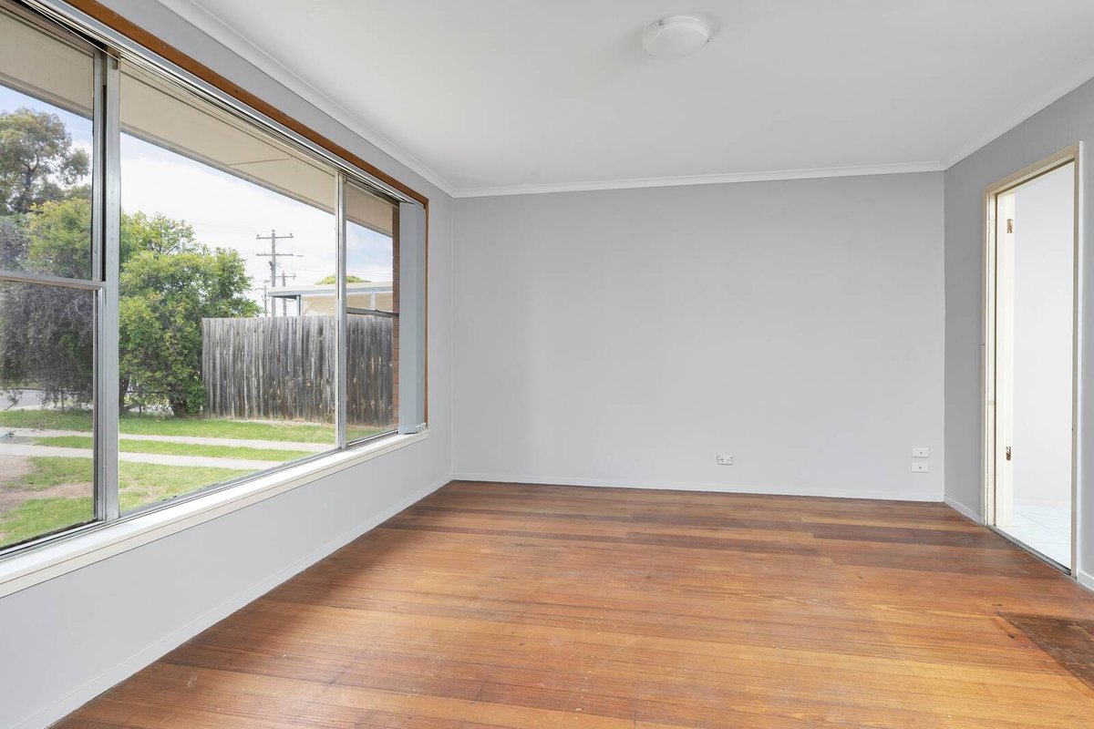 8 Muirhead Crescent Werribee - Residential for sale