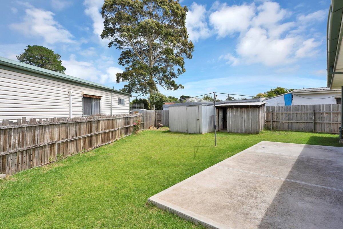 8 Muirhead Crescent Werribee - Residential for sale