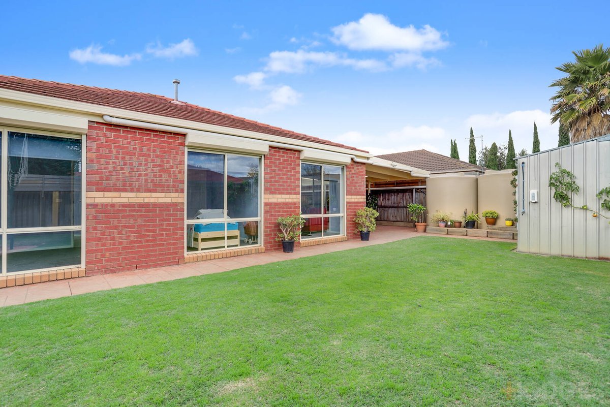 8 Picardy Court Hoppers Crossing - Residential for sale
