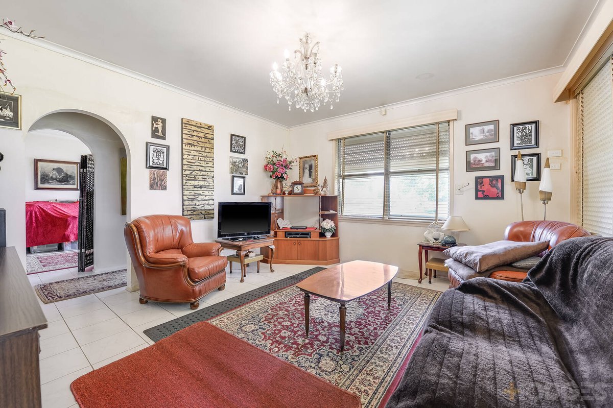 8 Richmond Crescent Werribee - Residential for sale