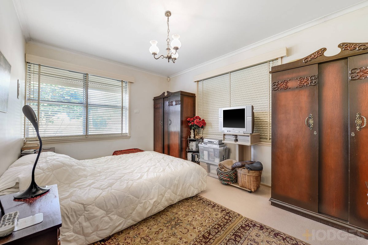 8 Richmond Crescent Werribee - Residential for sale