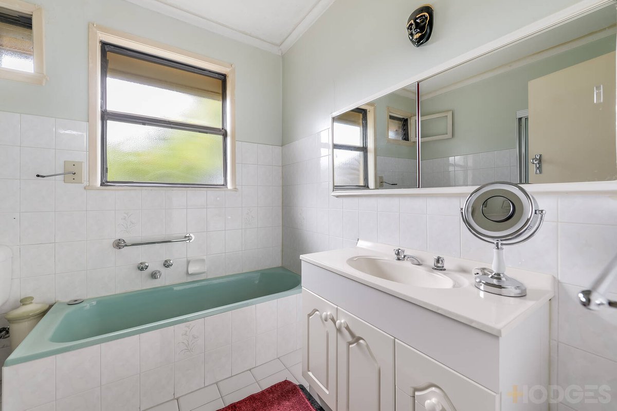 8 Richmond Crescent Werribee - Residential for sale