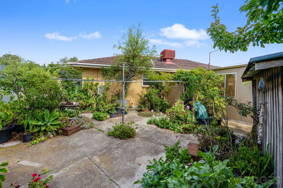 8 Richmond Crescent Werribee - Residential for sale