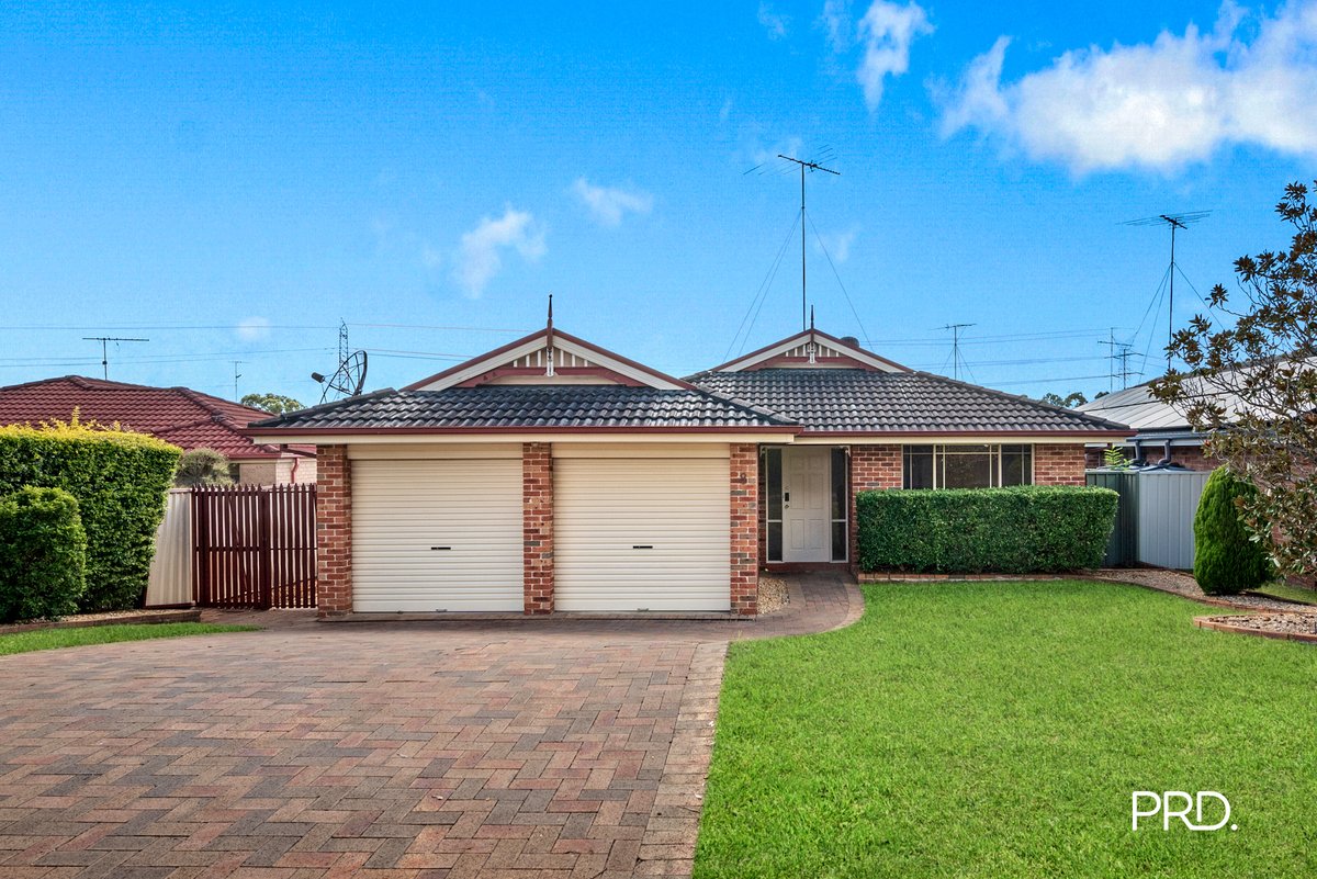 8 Thornbill Crescent, GLENMORE PARK NSW 2745