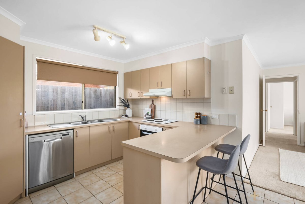 8 Wildoer Drive Aspendale Gardens - Residential for sale