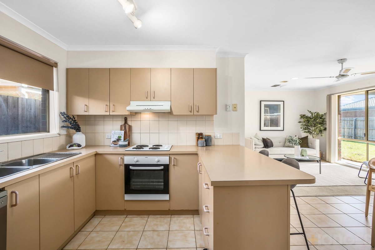 8 Wildoer Drive Aspendale Gardens - Residential for sale