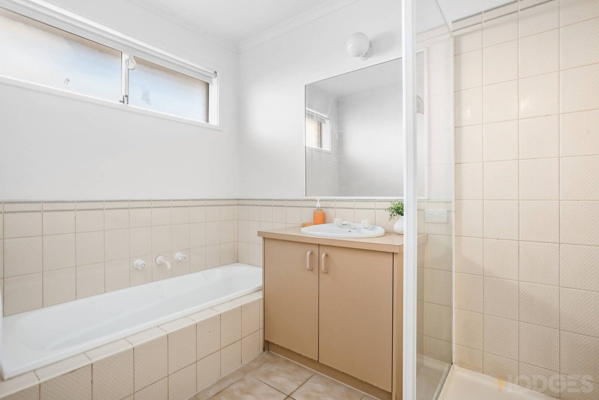 8 Wildoer Drive Aspendale Gardens - Residential for sale