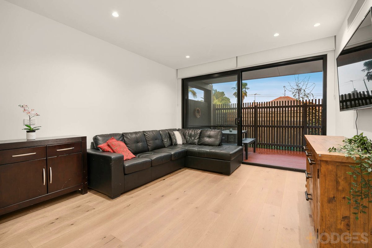 8 / 11 St Georges Avenue Bentleigh East - Residential for sale