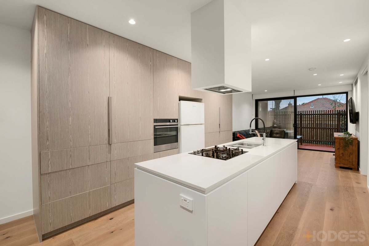 8 / 11 St Georges Avenue Bentleigh East - Residential for sale