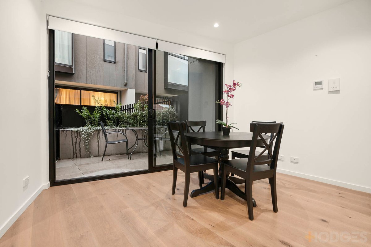 8 / 11 St Georges Avenue Bentleigh East - Residential for sale