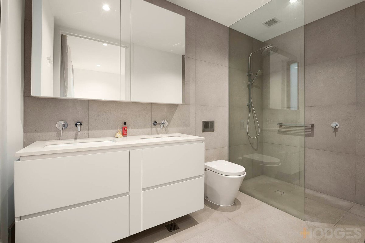 8 / 11 St Georges Avenue Bentleigh East - Residential for sale