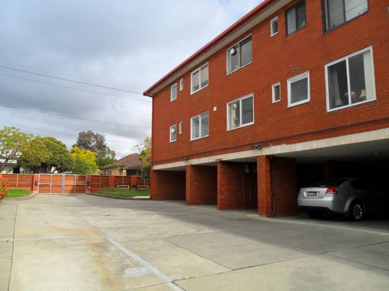 8 / 117 Albert Street SEDDON - Residential for sale