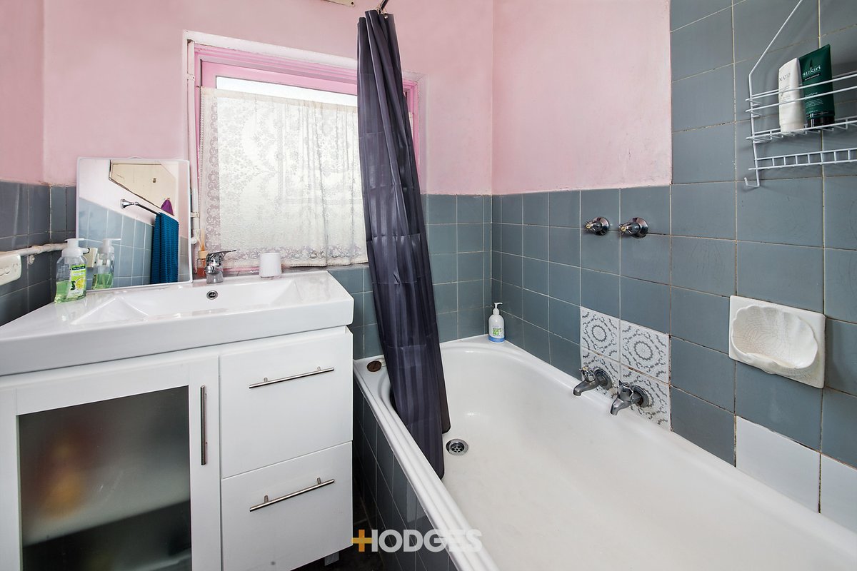 8/1379-1381 Nepean Highway Cheltenham - Residential for sale