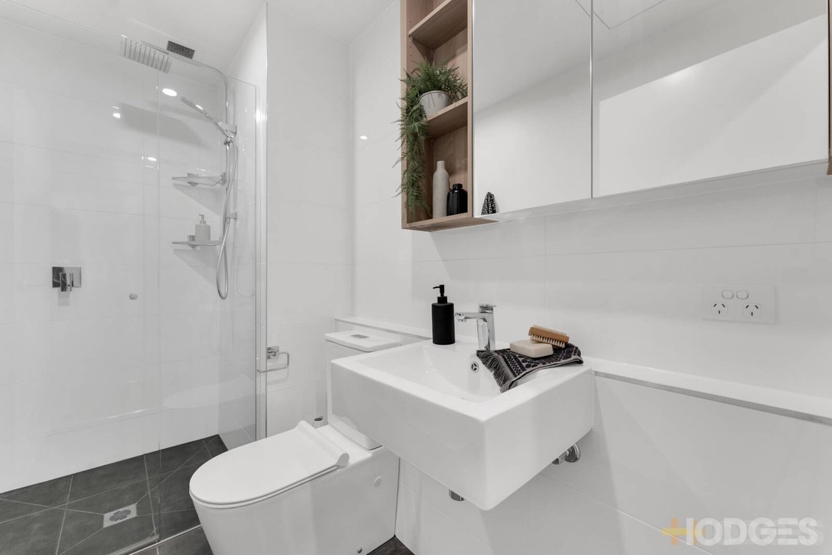 8 / 15 Major Street Highett - Residential for sale