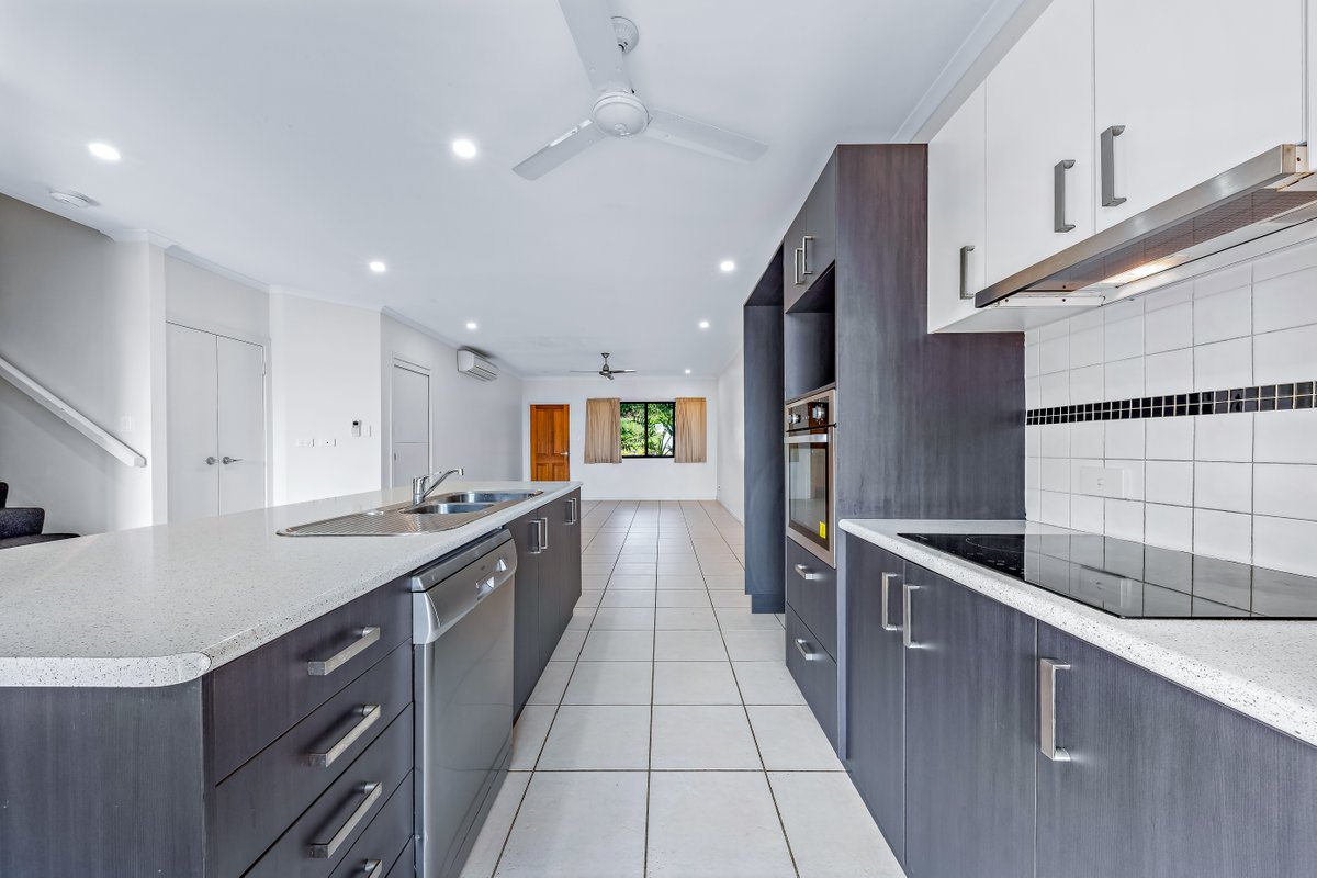 8/25 Abell Road, CANNONVALE QLD 4802