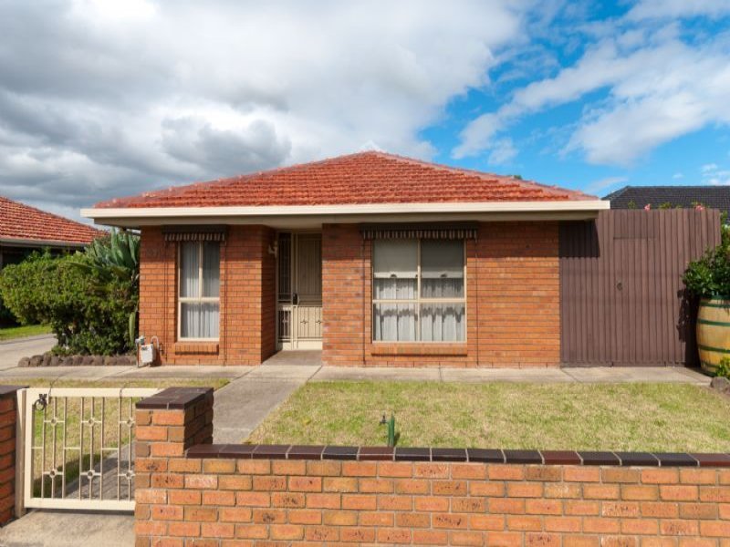 8 / 301 Geelong Road KINGSVILLE - Residential for sale