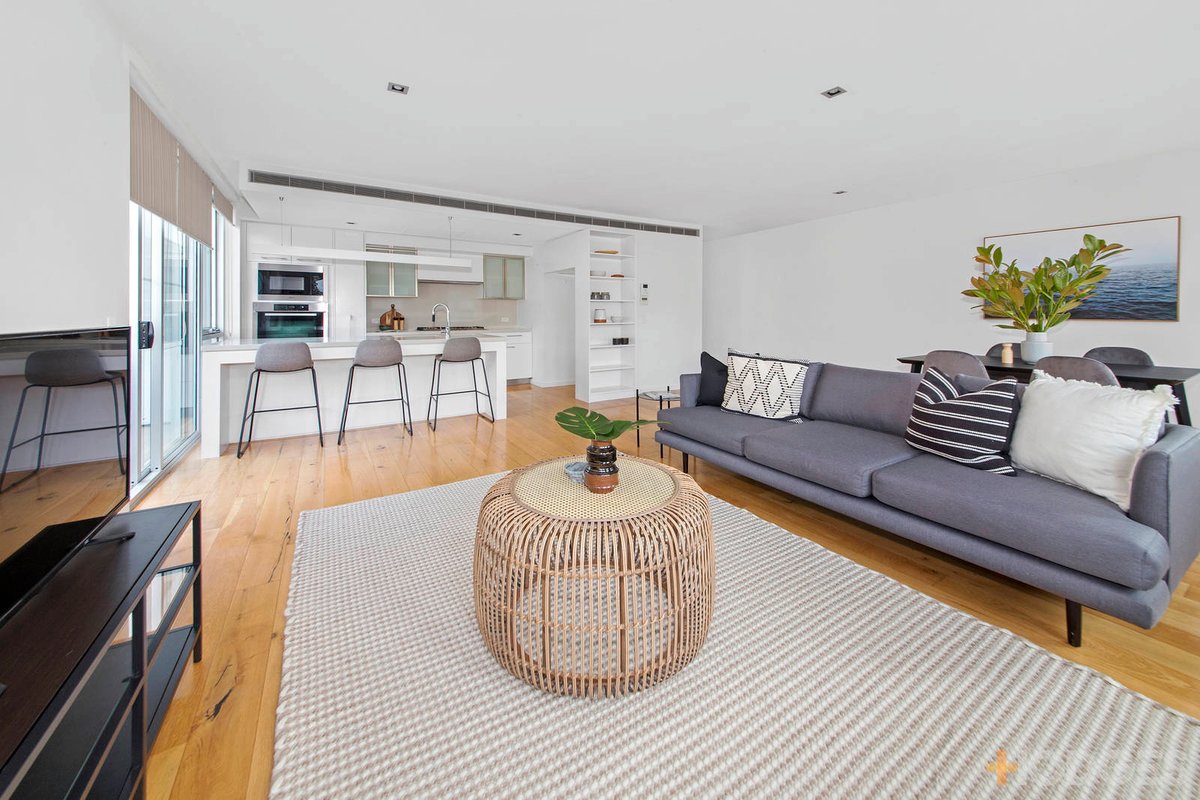 8 / 32 Outer Crescent Brighton - Residential for sale