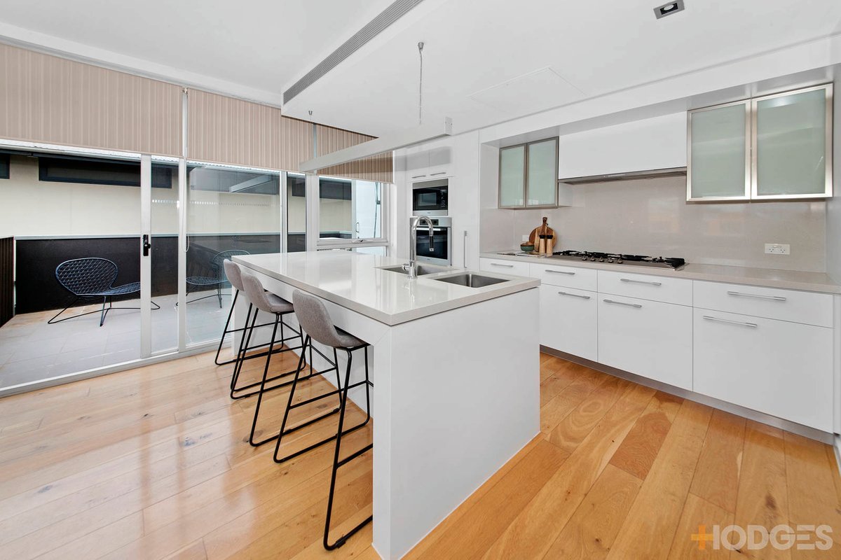 8 / 32 Outer Crescent Brighton - Residential for sale