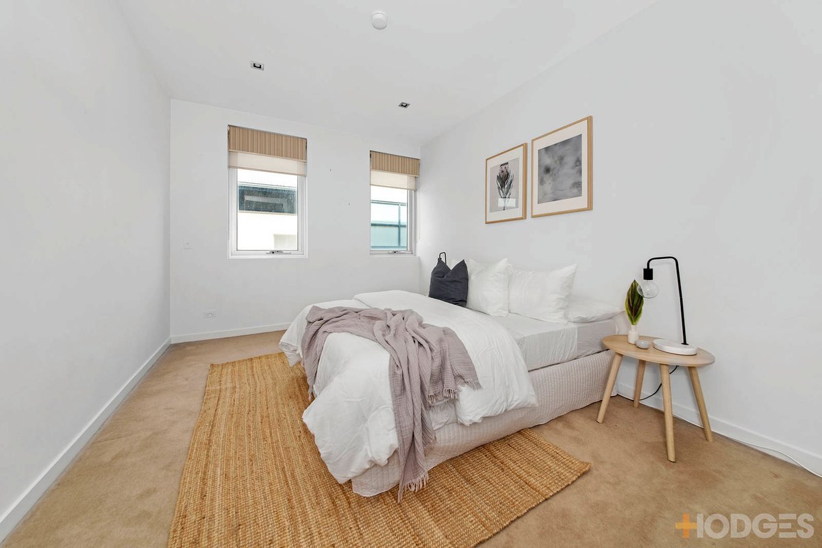 8 / 32 Outer Crescent Brighton - Residential for sale