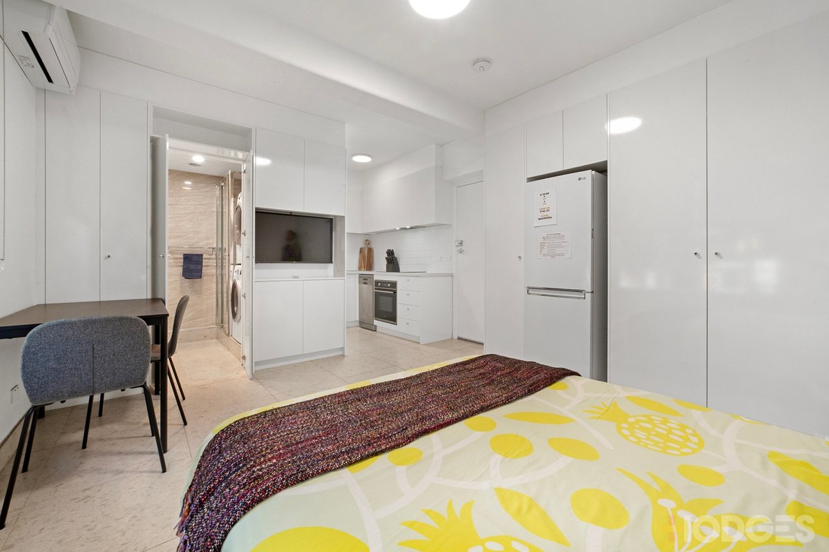8 / 42 Waterloo Crescent St Kilda - Residential for sale