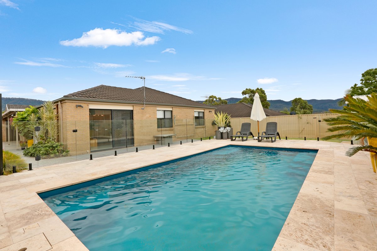 85 Robins Creek Drive, HORSLEY NSW 2530