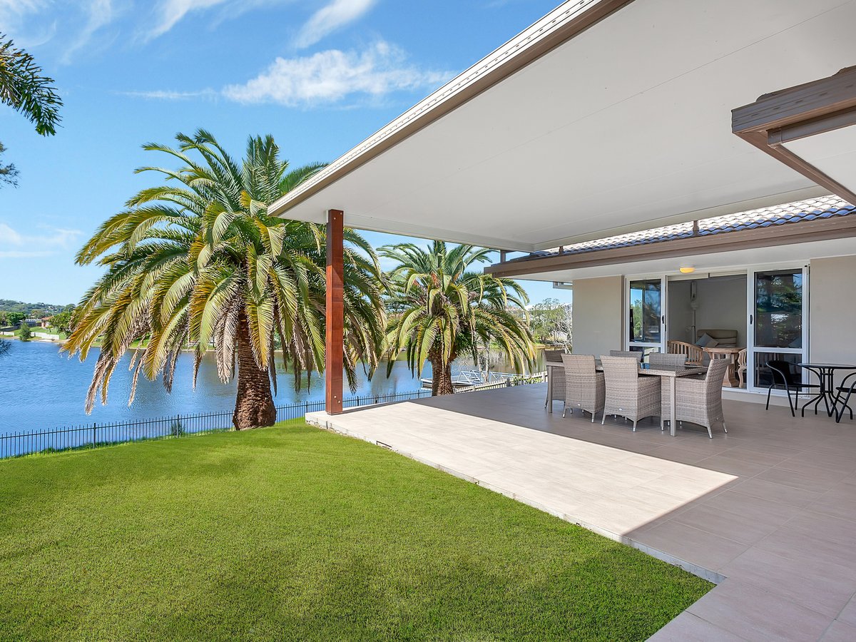 88 Honeyeater Drive, BURLEIGH WATERS QLD 4220
