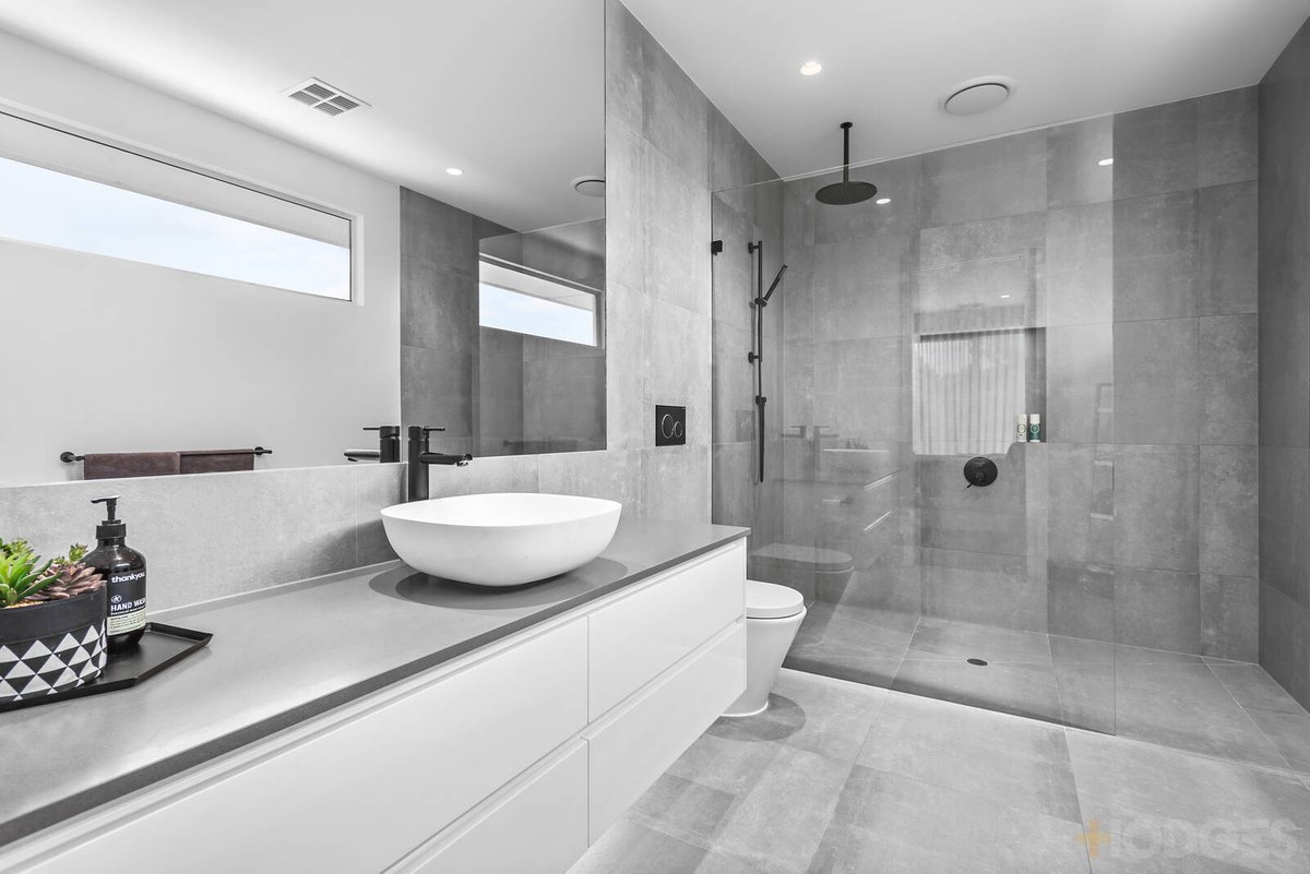 8a Waratah Avenue Mordialloc - Residential for sale