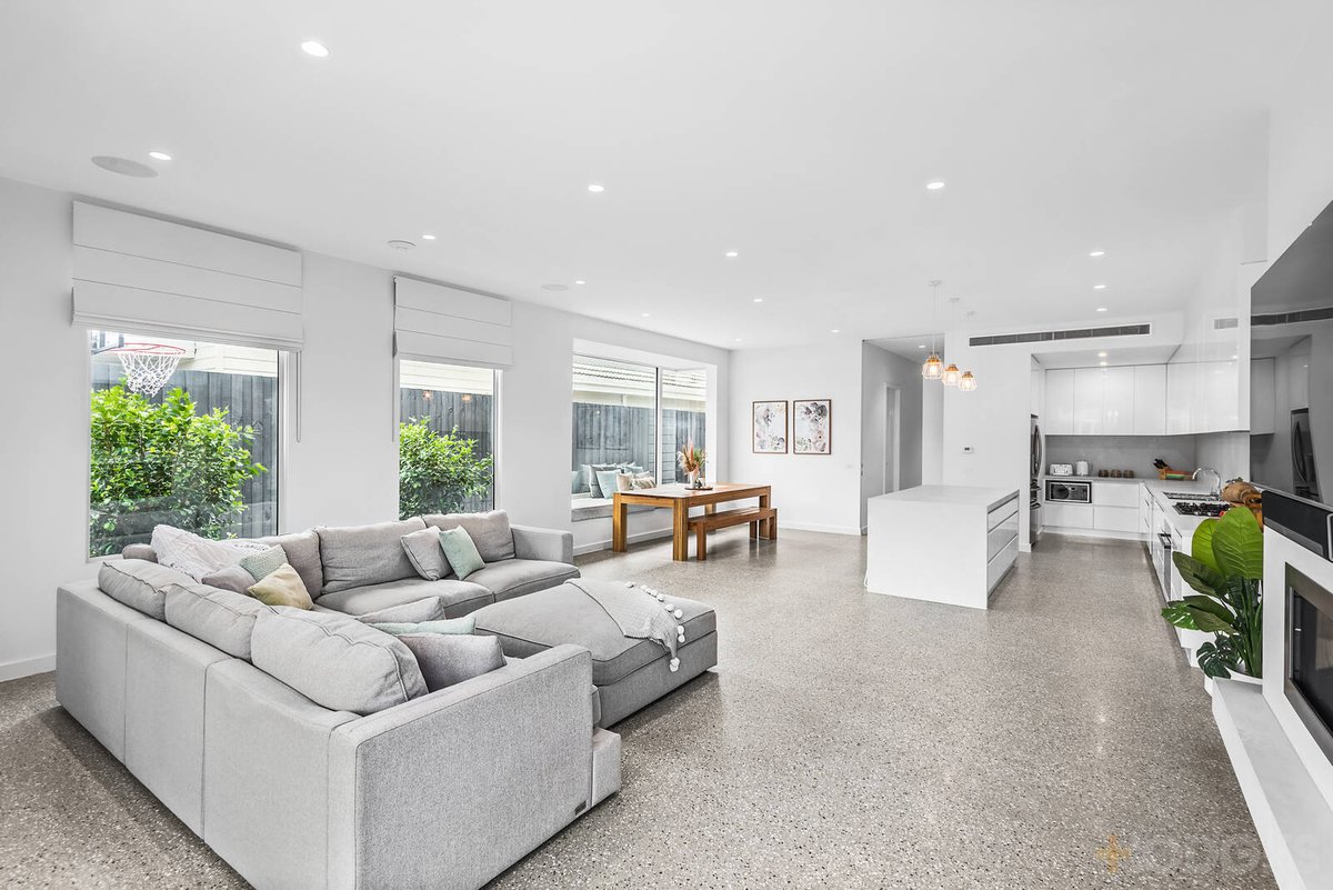 8a Waratah Avenue Mordialloc - Residential for sale