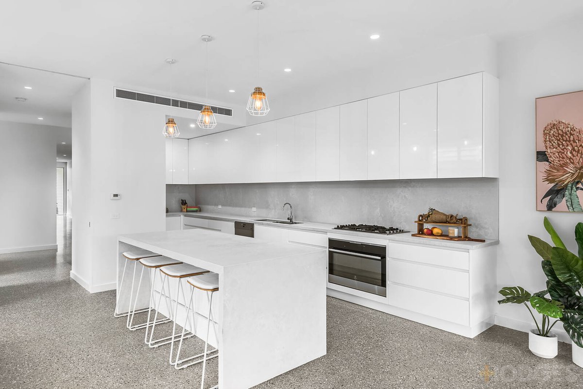 8a Waratah Avenue Mordialloc - Residential for sale