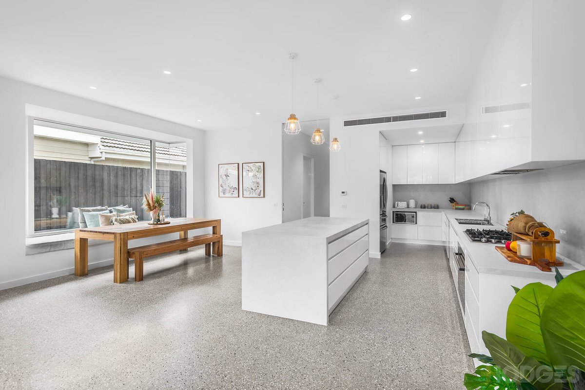8a Waratah Avenue Mordialloc - Residential for sale
