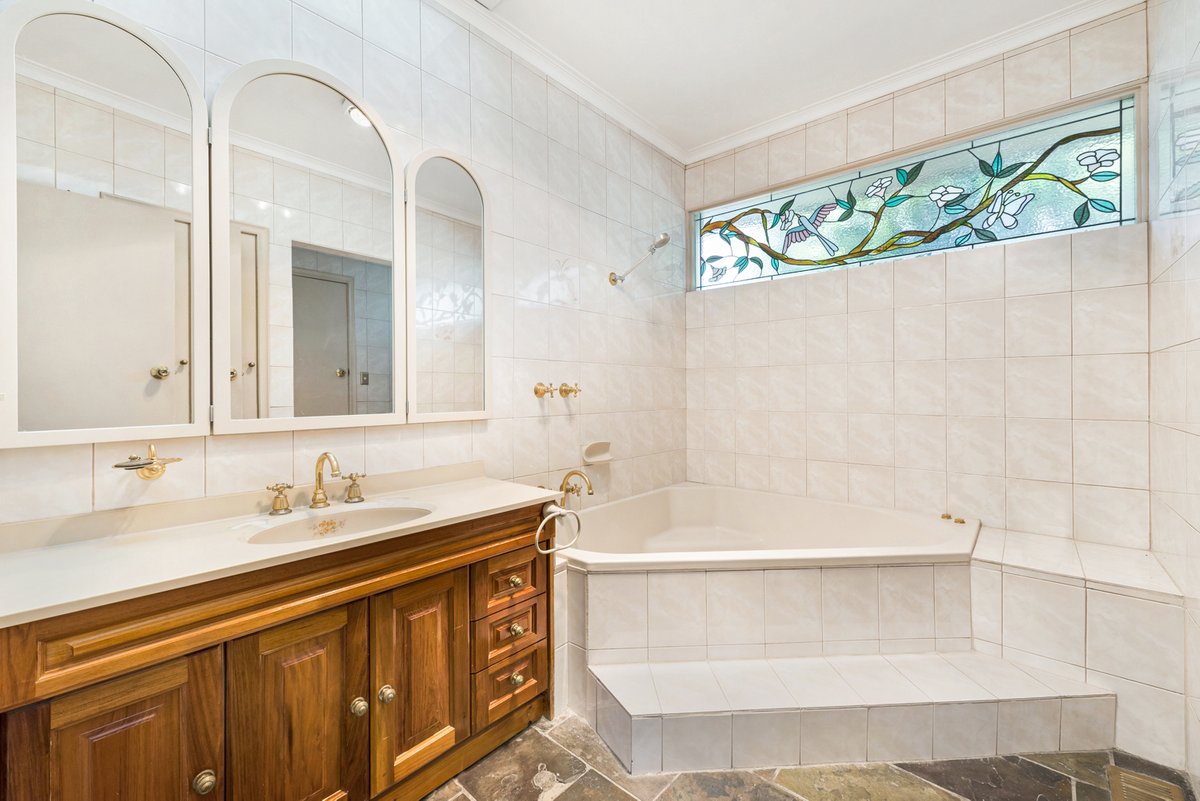 9 Anderson Court MENTONE - Residential for sale