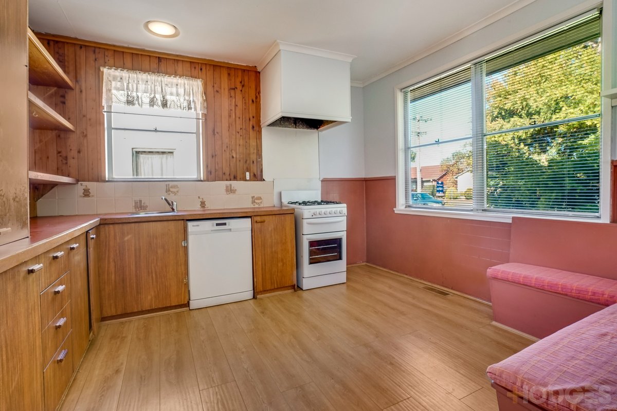 9 Centre Avenue Werribee - Residential for sale