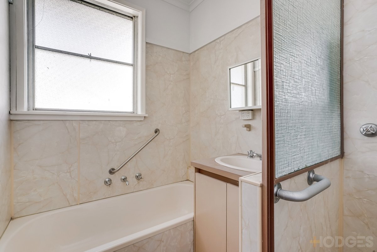 9 Centre Avenue Werribee - Residential for sale