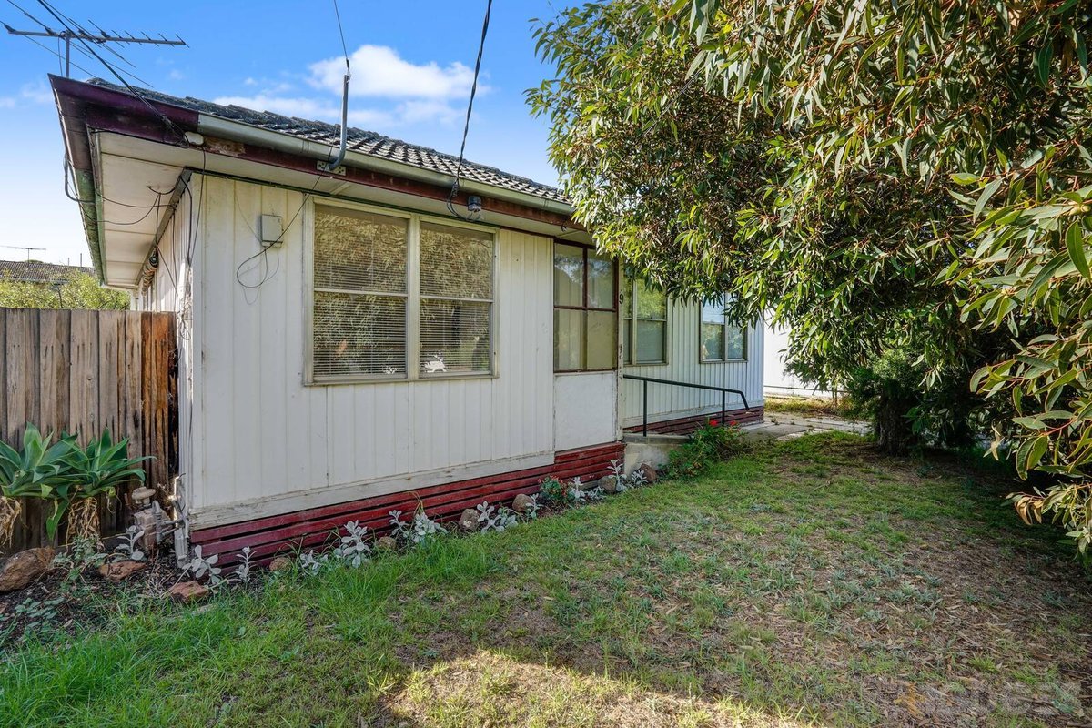 9 Centre Avenue Werribee - Residential for sale