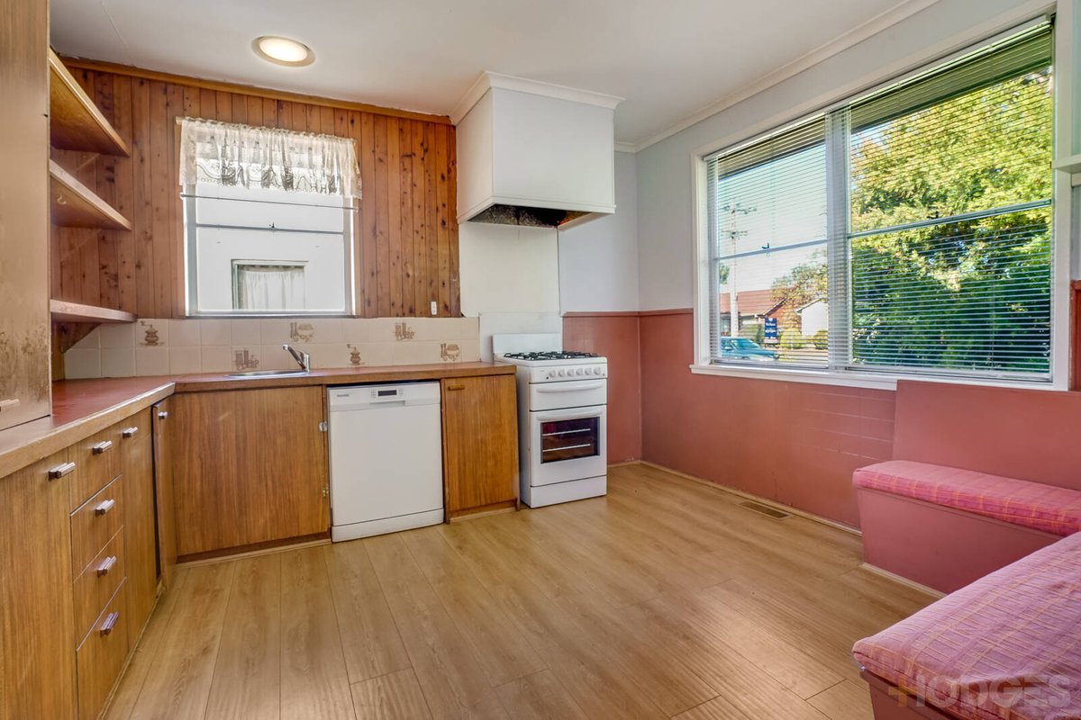 9 Centre Avenue Werribee - Residential for sale