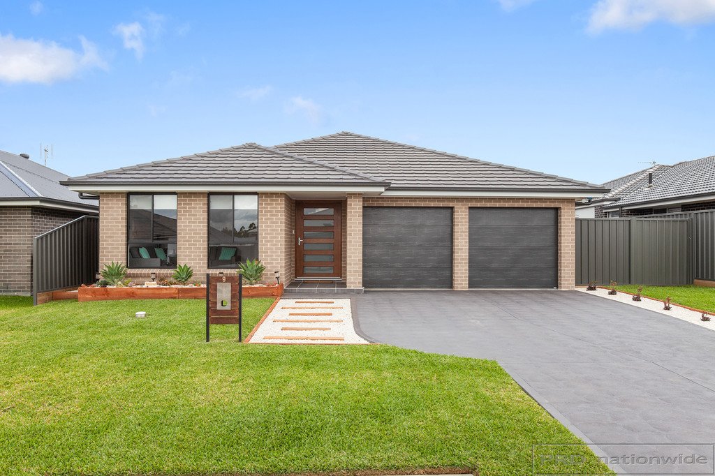9 Centrefield Street, RUTHERFORD NSW 2320
