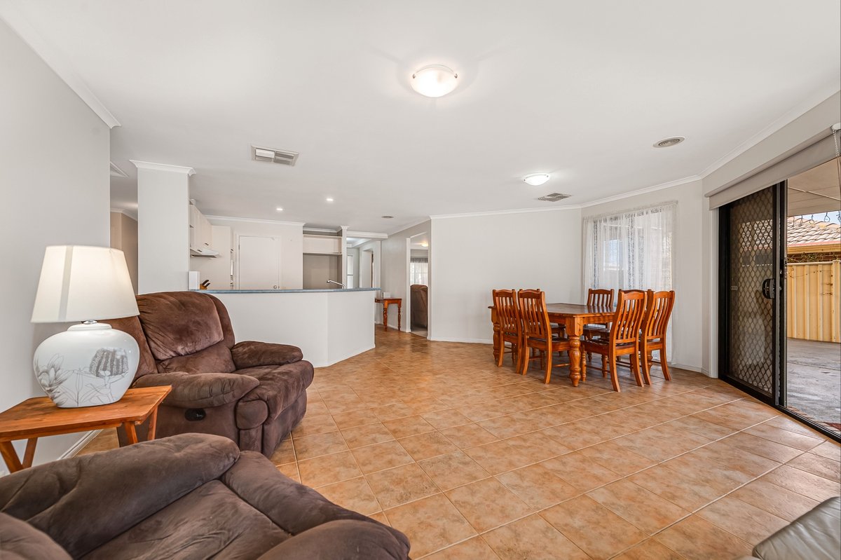 9 Chesterton Avenue Tarneit - Residential for sale