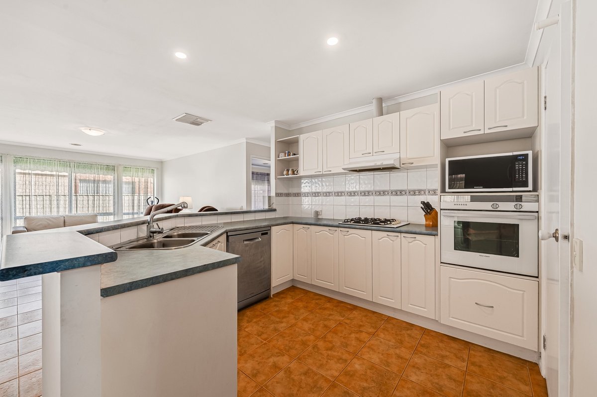 9 Chesterton Avenue Tarneit - Residential for sale