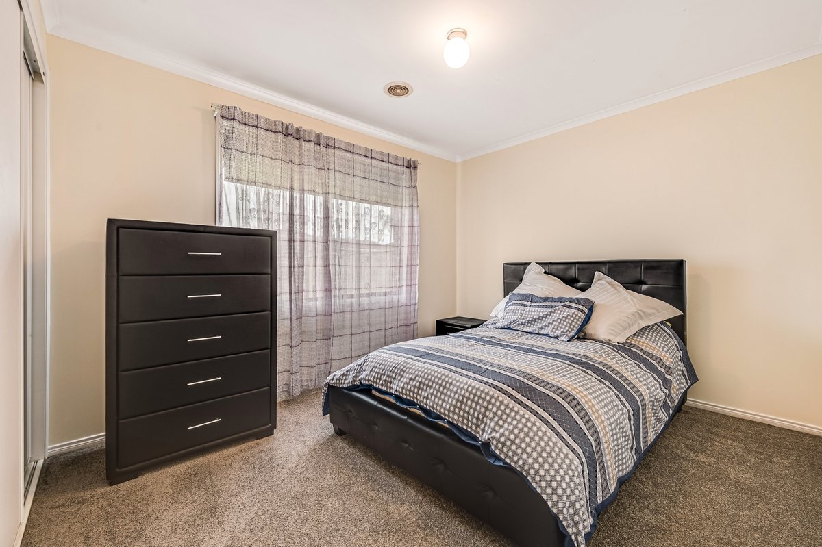 9 Chesterton Avenue Tarneit - Residential for sale